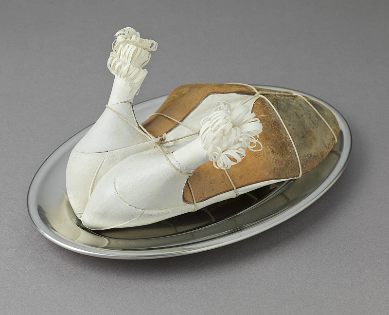 ‘Ma Gouvernante - My Nurse - Mein Kindermadchen’, Meret Oppenheim, 1936.