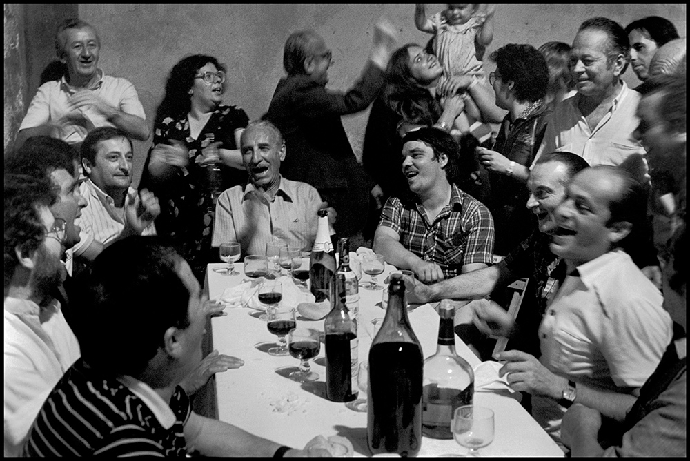 1983, Sienna, Italy. Photograph by Leonard Freed.